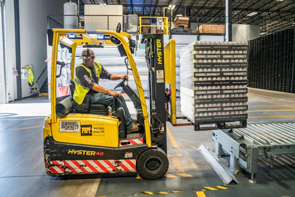 forklift operator-0ff033097978451db79da22723e9de7d.jpg forklift operator