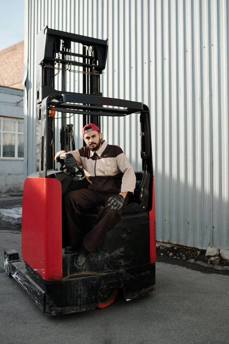 warehouse forklift-a5f42d3d980a4e4bbf8202b4309d0d45.jpg warehouse forklift